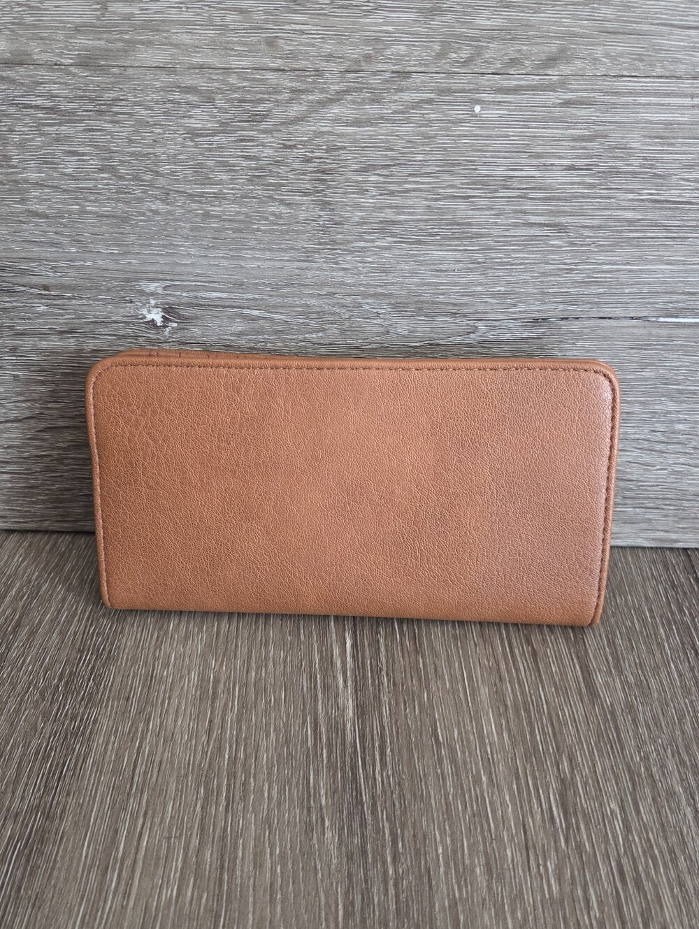 Universal Thread Wallet in Brown